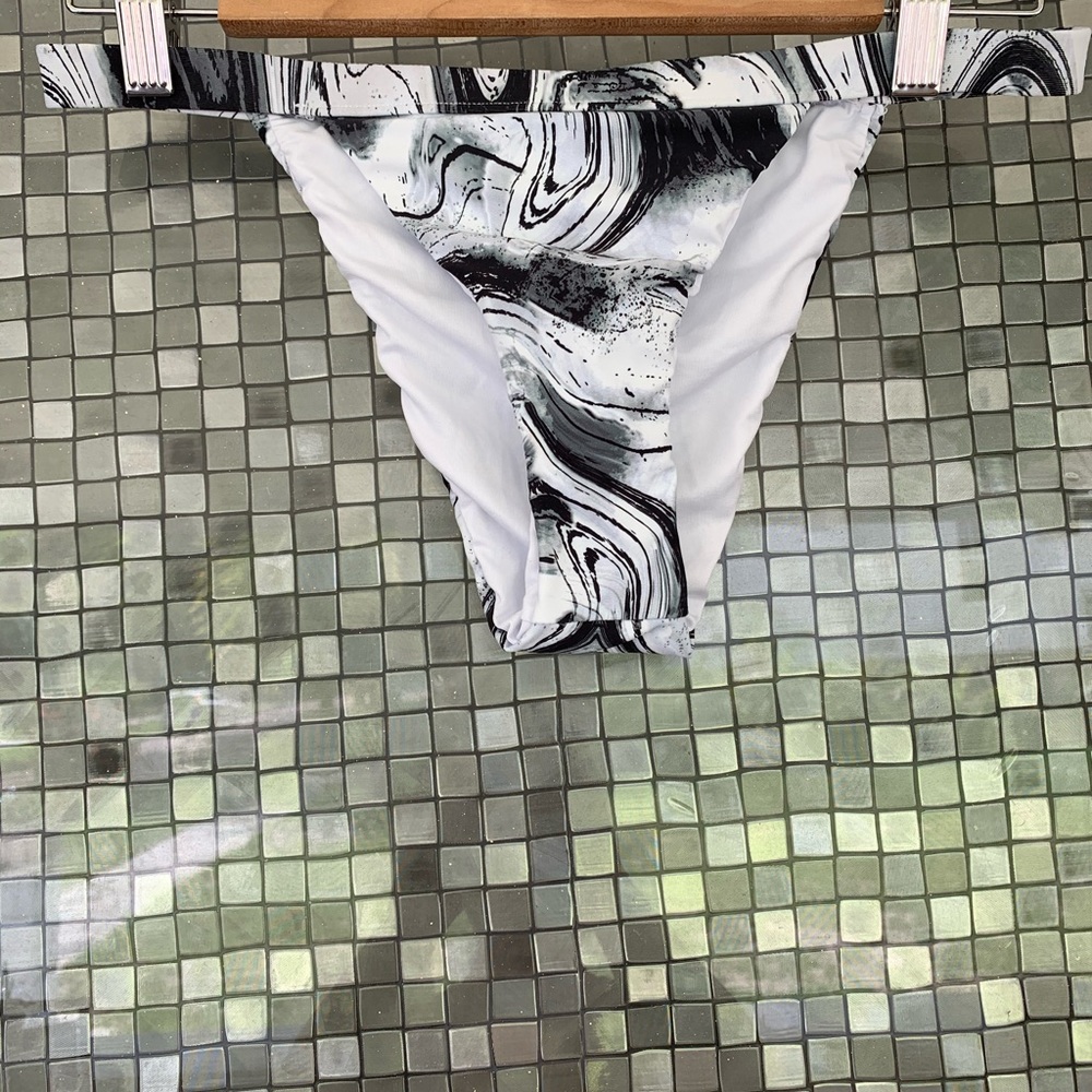 NWOT - Venus marble bikini bottom